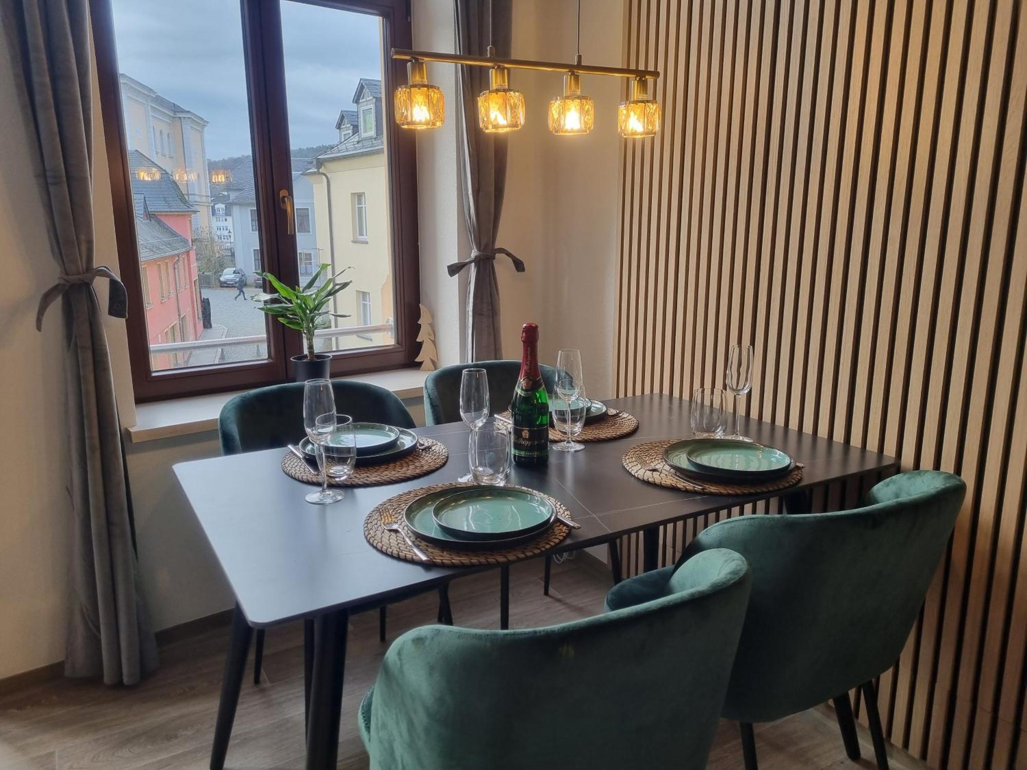 Maremar - Design Maisonette Altstadt - 4 Pers - 57Qm - Luxus Boxspringbett - Kueche - Arbeitsplatz - Privater Parkplatz Greiz Exterior photo